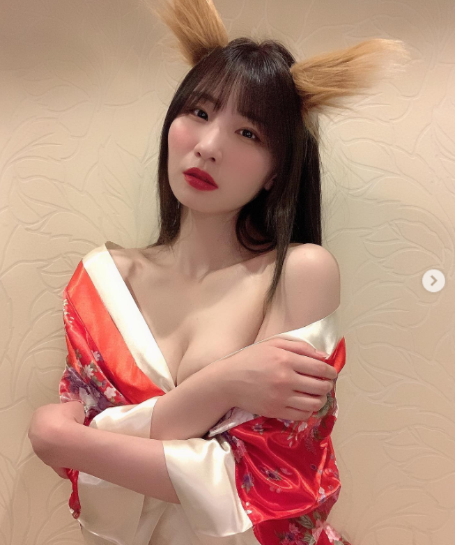 AV女優Nia遭質疑混血身分造假,曬出中華民國護照反擊。(圖/翻攝Nia IG)